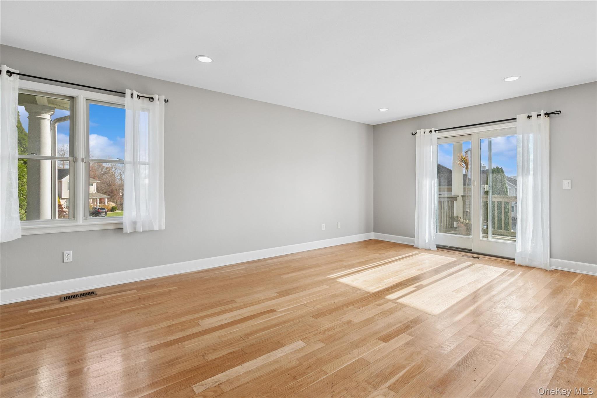 706 Willow Pond Drive, Riverhead, NY 11901