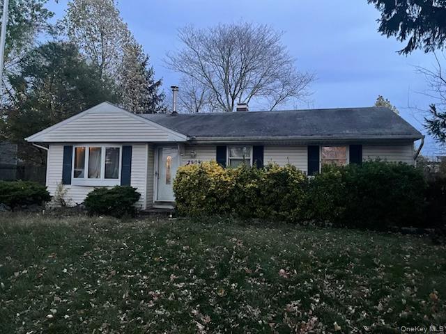 2909 Falcon Avenue, Medford, NY 11763