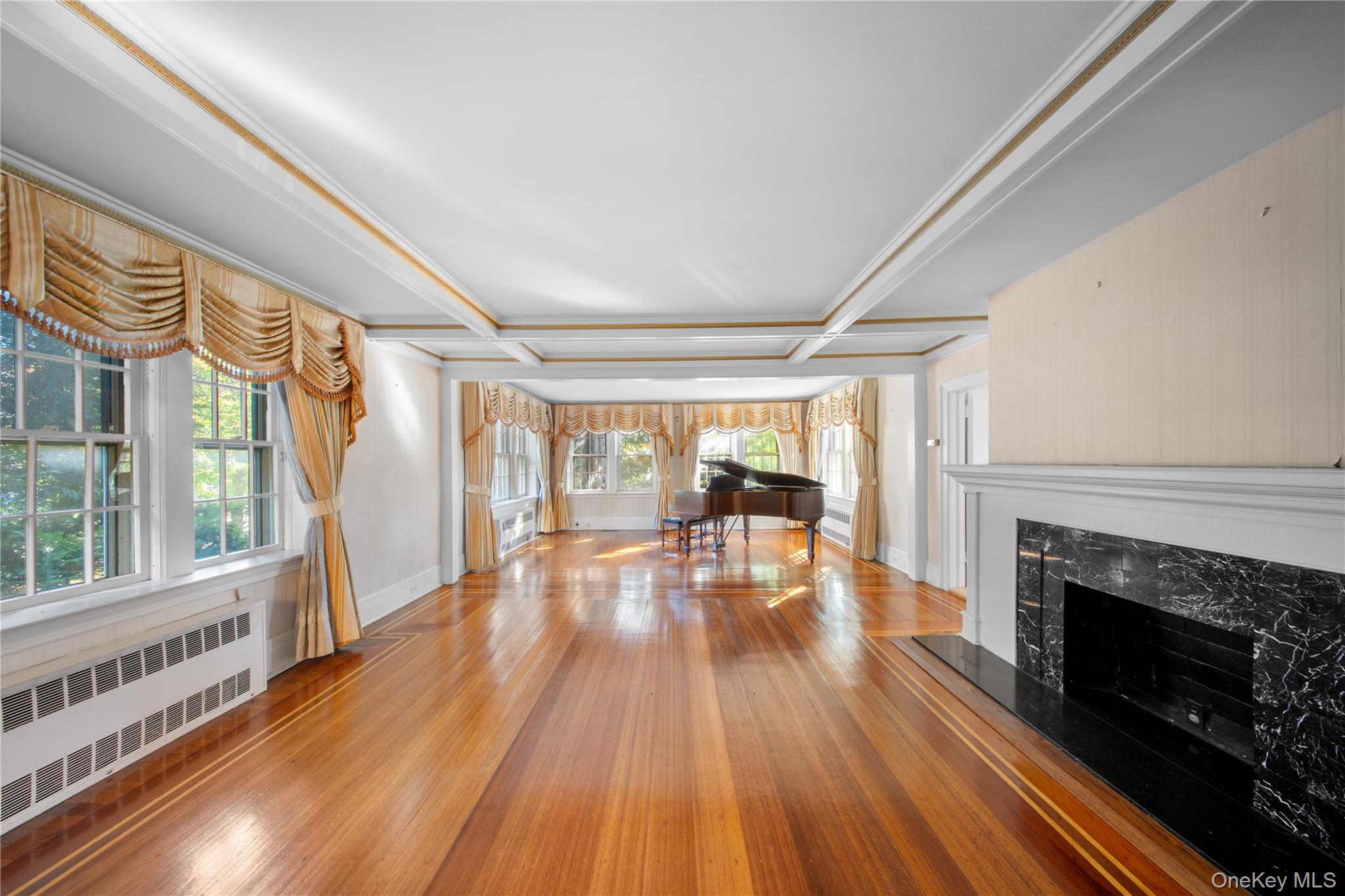 83 Dartmouth Street, Forest Hills, NY 11375