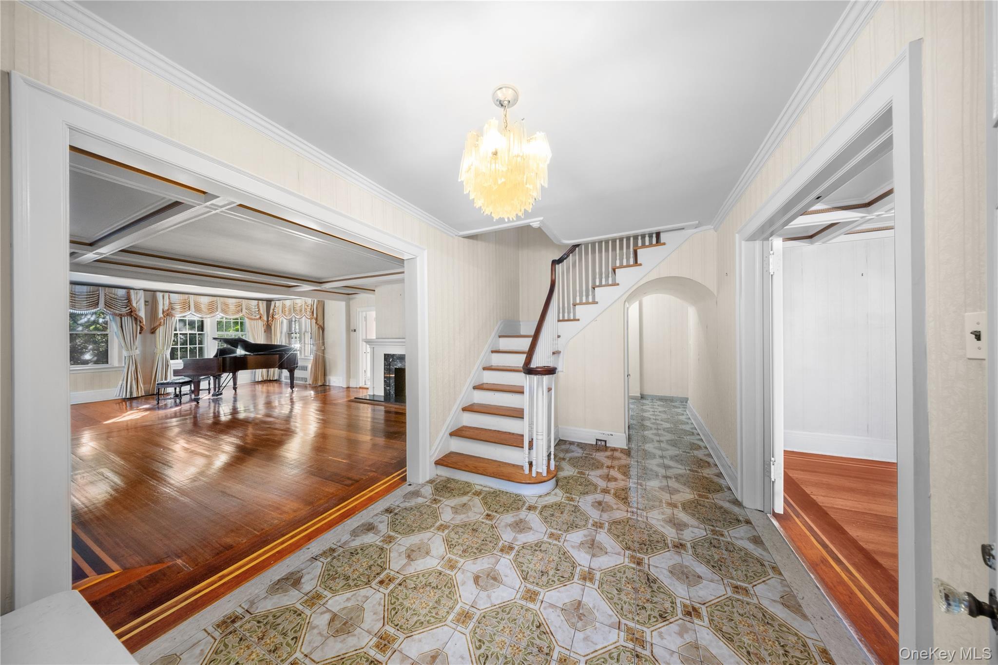 83 Dartmouth Street, Forest Hills, NY 11375