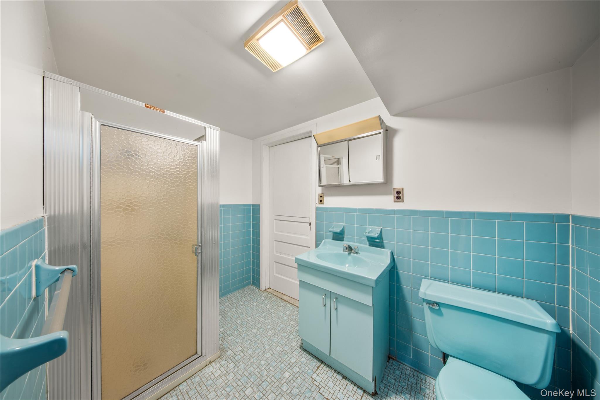 83 Dartmouth Street, Forest Hills, NY 11375