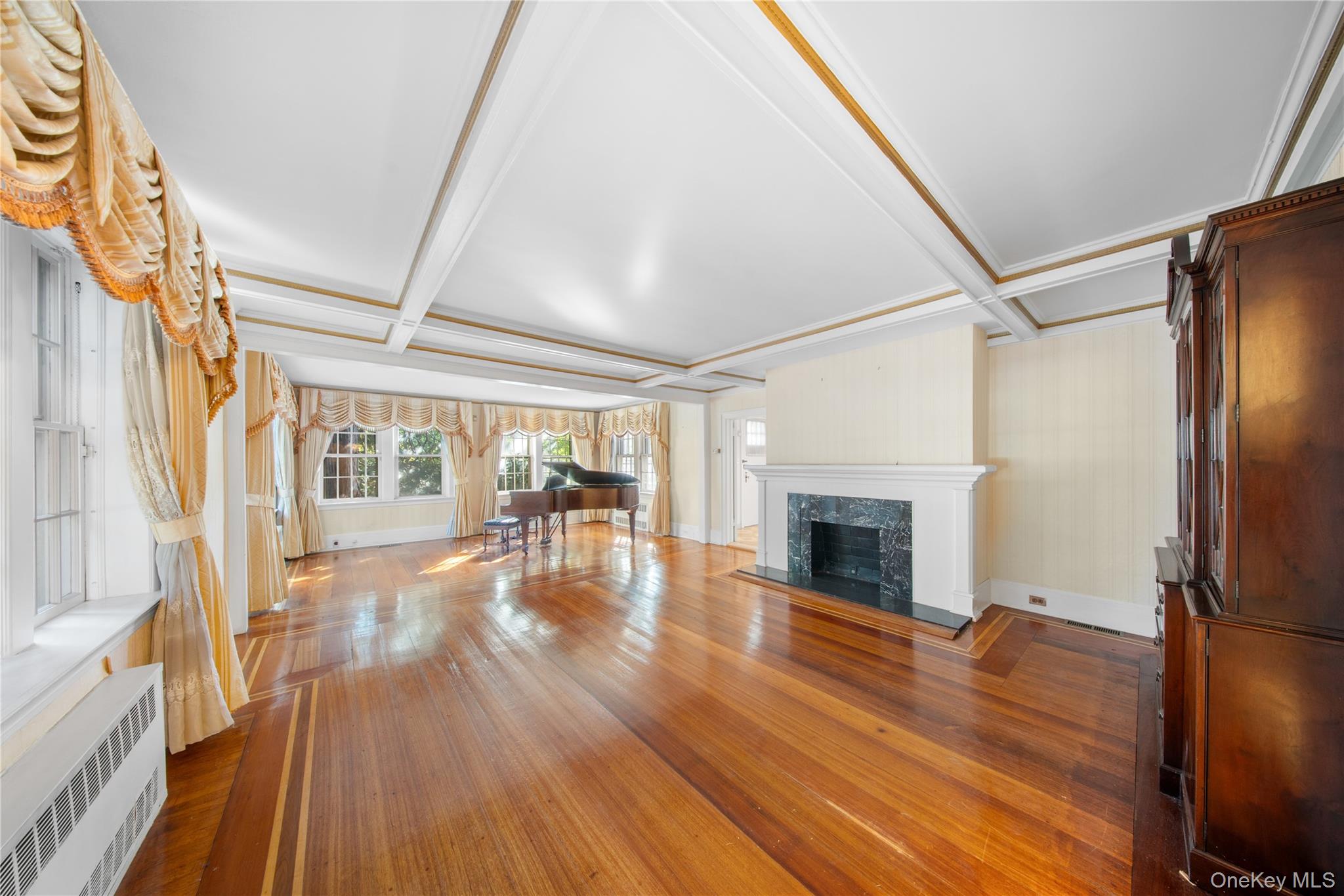 83 Dartmouth Street, Forest Hills, NY 11375