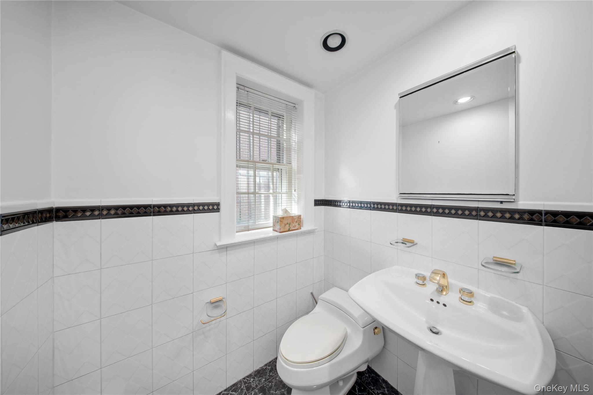 83 Dartmouth Street, Forest Hills, NY 11375