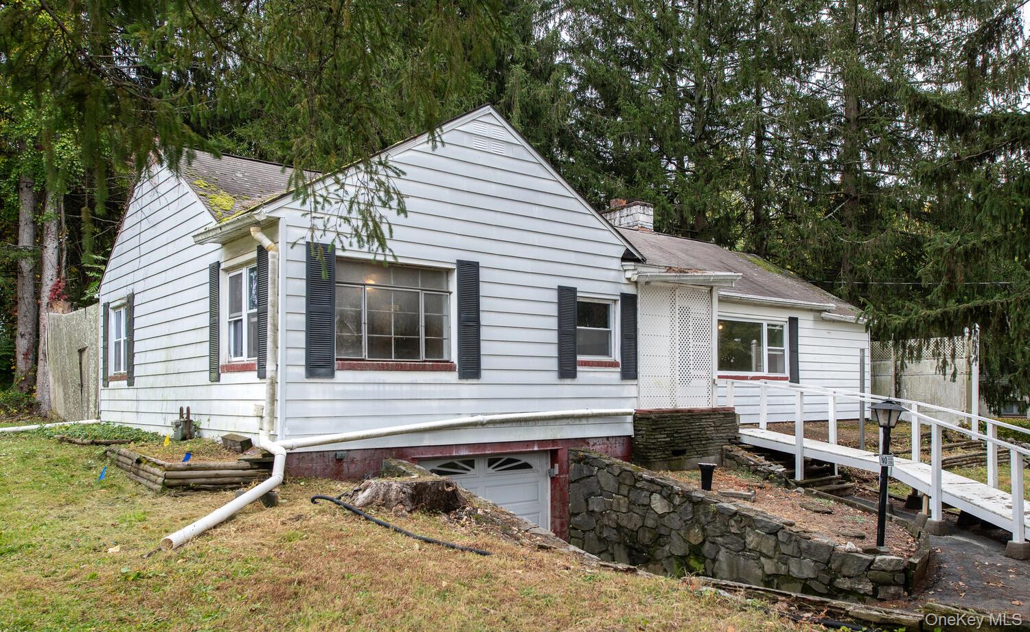 88 Buckingham Avenue, Poughkeepsie, NY 12601