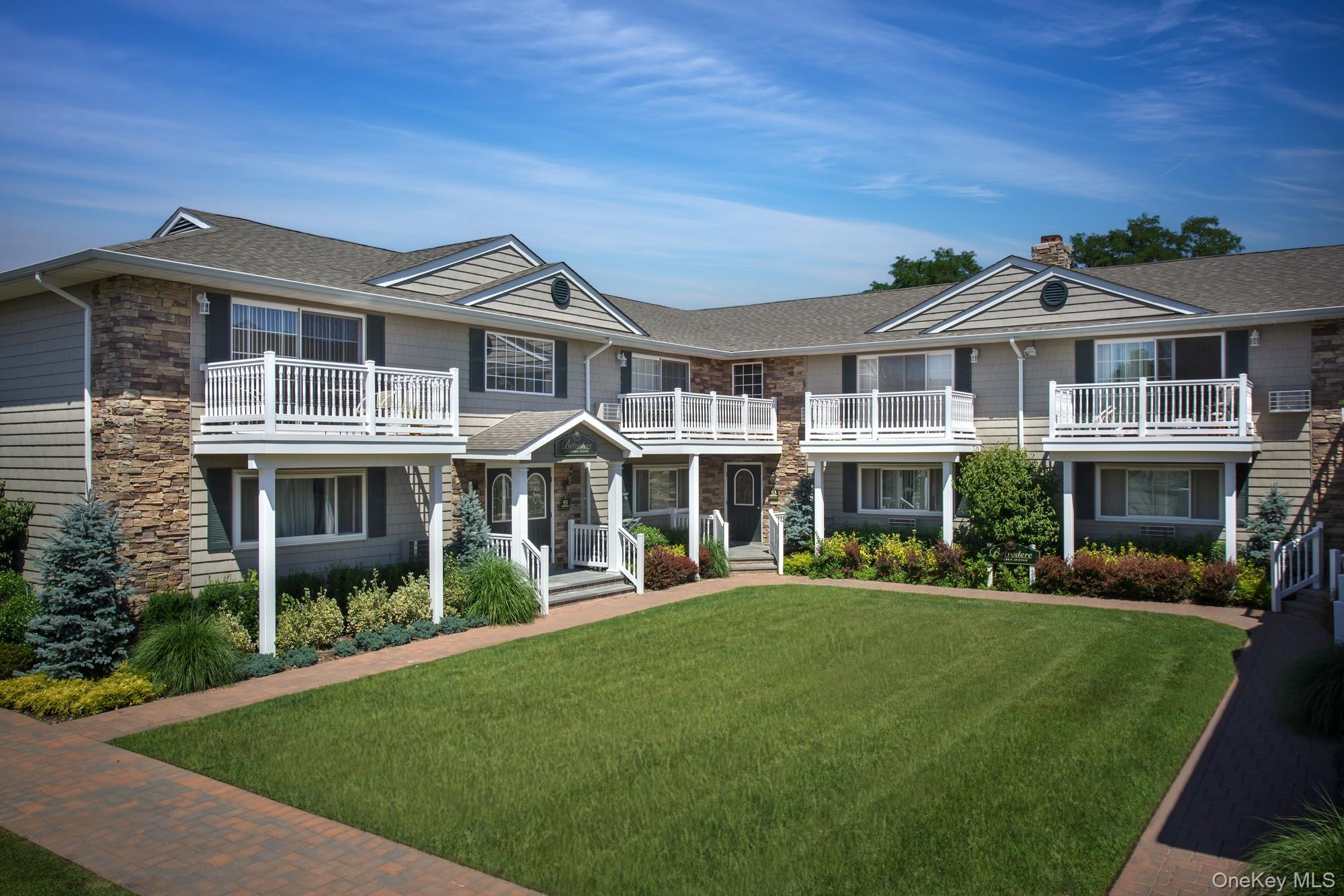 45 Golden Avenue # B10, Deer Park, NY 11729