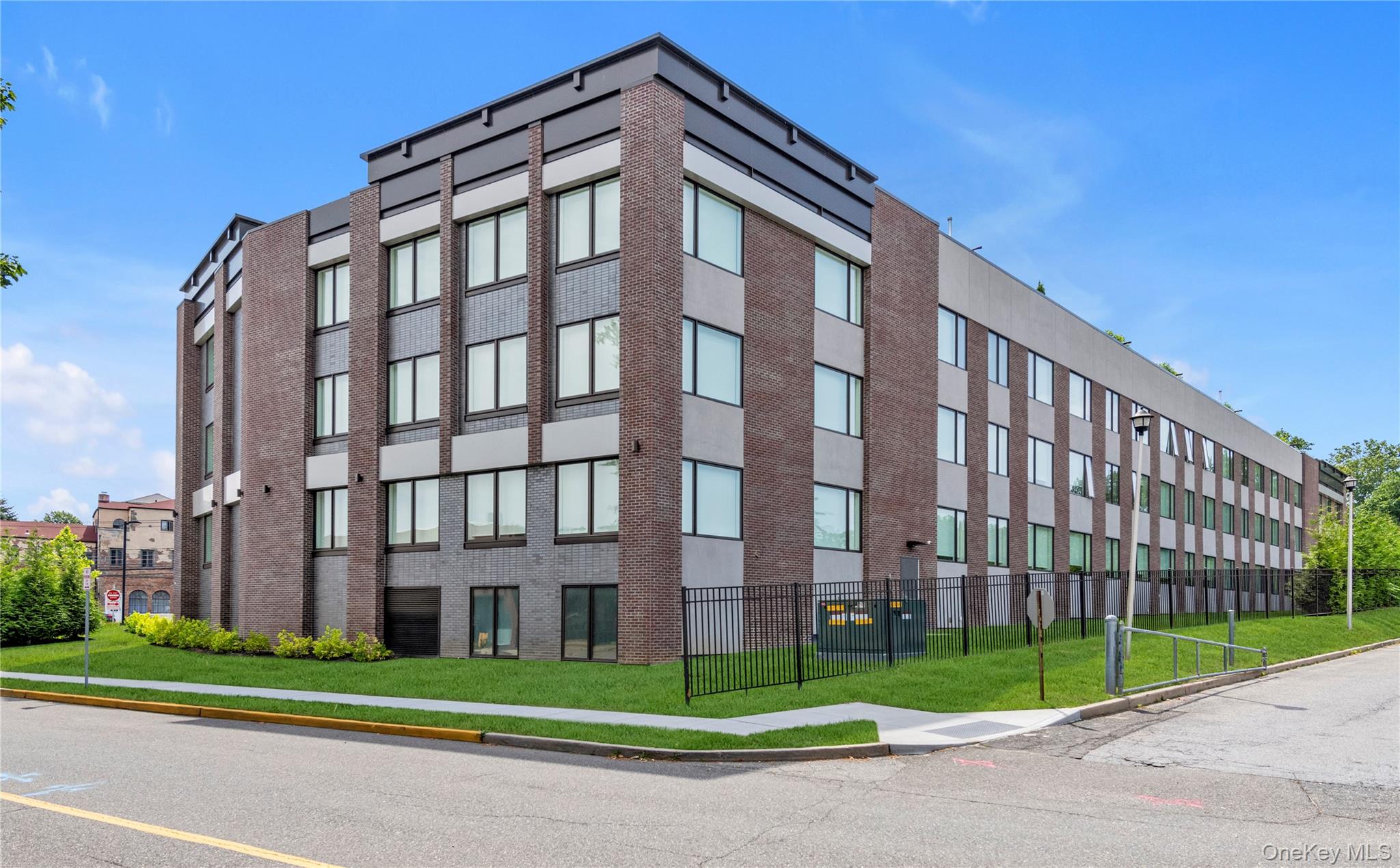 218 Middle Neck Road # 207, Great Neck, NY 11021