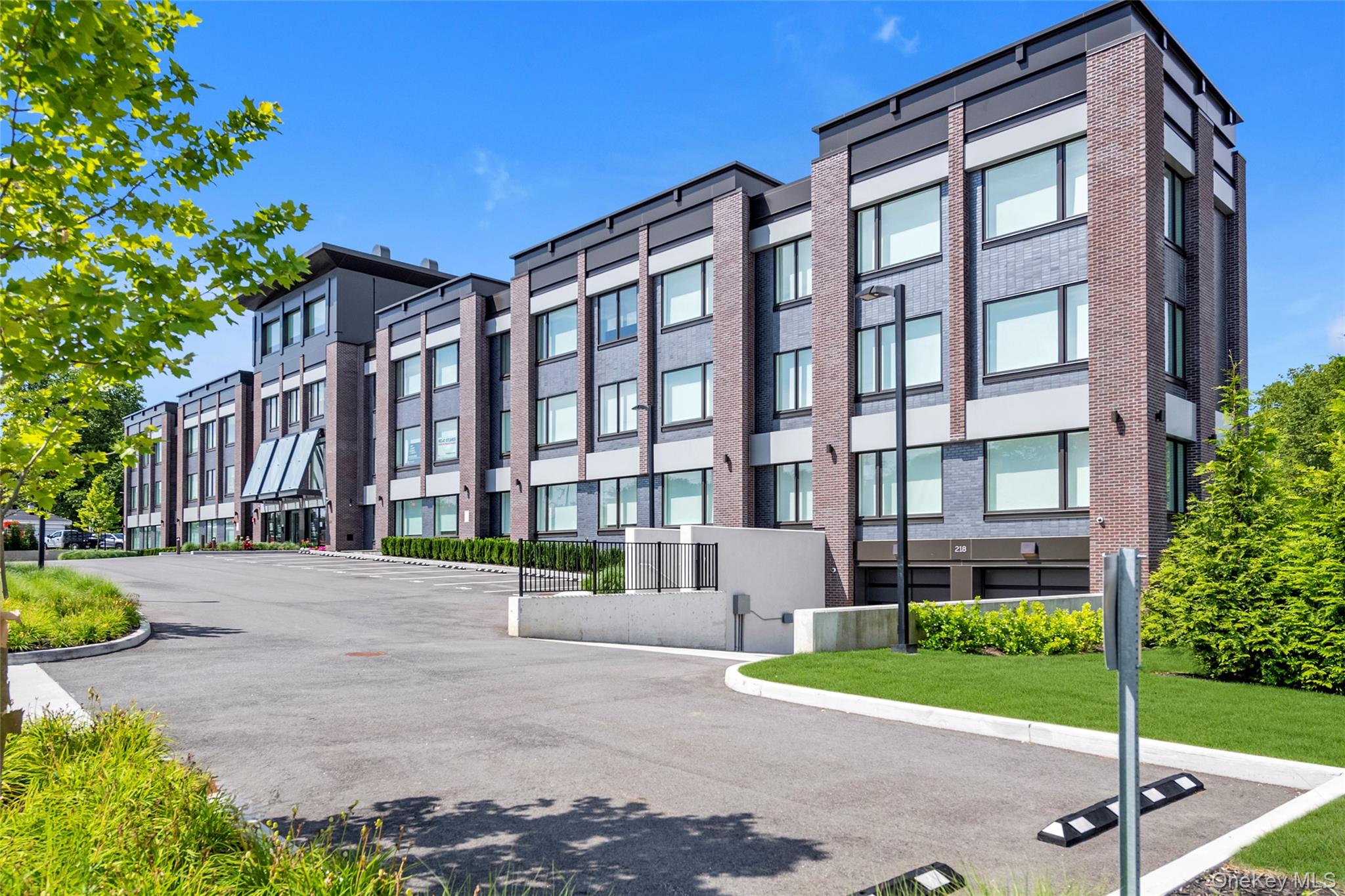 218 Middle Neck Road # 207, Great Neck, NY 11021