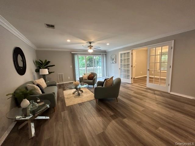 85 Overlook Drive # 85, Farmingville, NY 11738