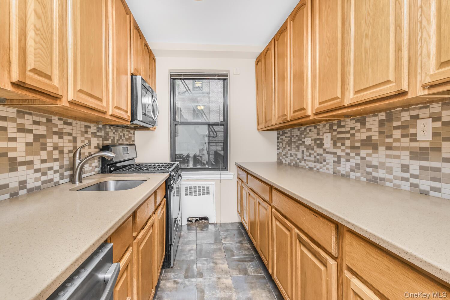 3840 GREYSTONE # 1K, Bronx, NY 10463