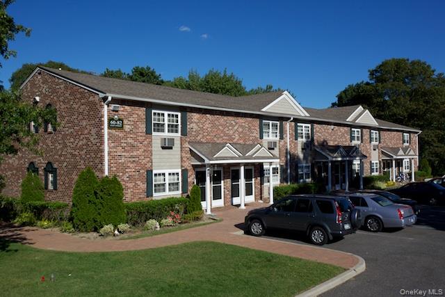 124 Easy Street # 124E, Sayville, NY 11782