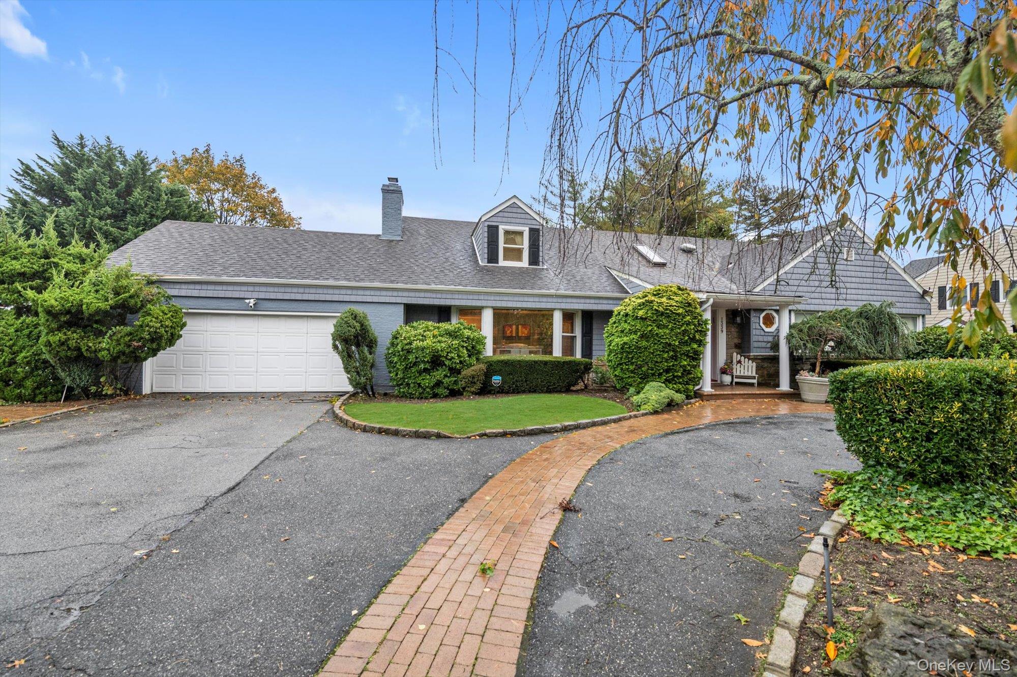 1339 E Boxwood Drive E, Hewlett Harbor, NY 11557