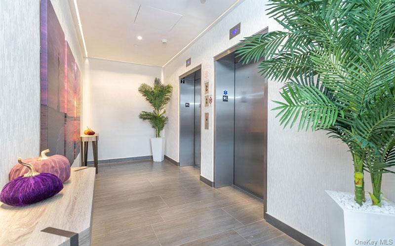 1 Dekalb Avenue # 406, White Plains, NY 10605