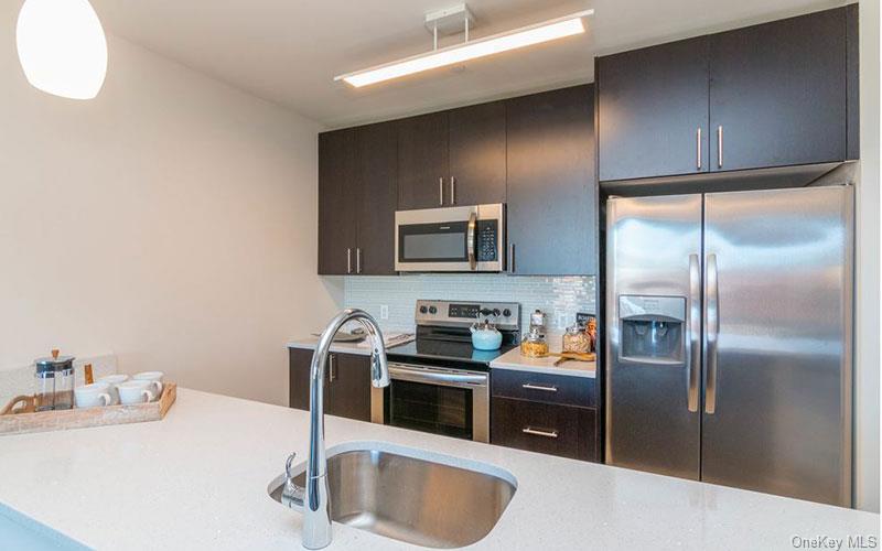 1 Dekalb Avenue # 406, White Plains, NY 10605