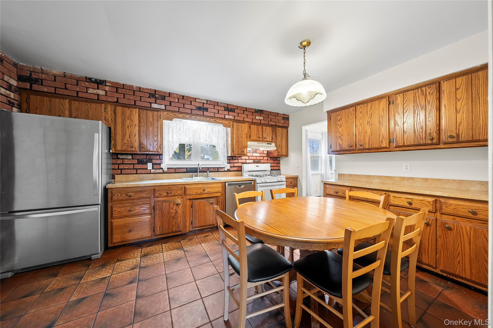 2129 Sycamore Avenue, Ronkonkoma, NY 11779