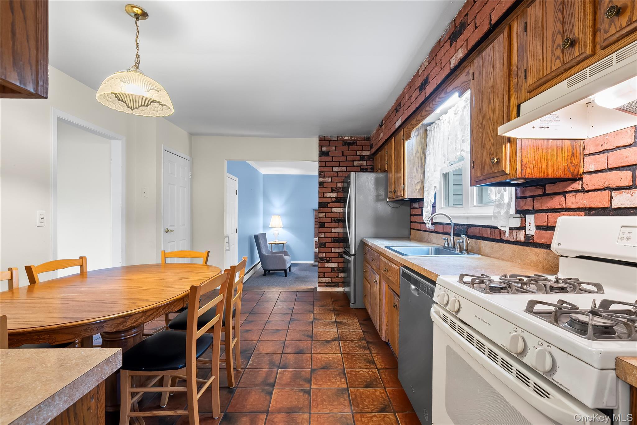 2129 Sycamore Avenue, Ronkonkoma, NY 11779