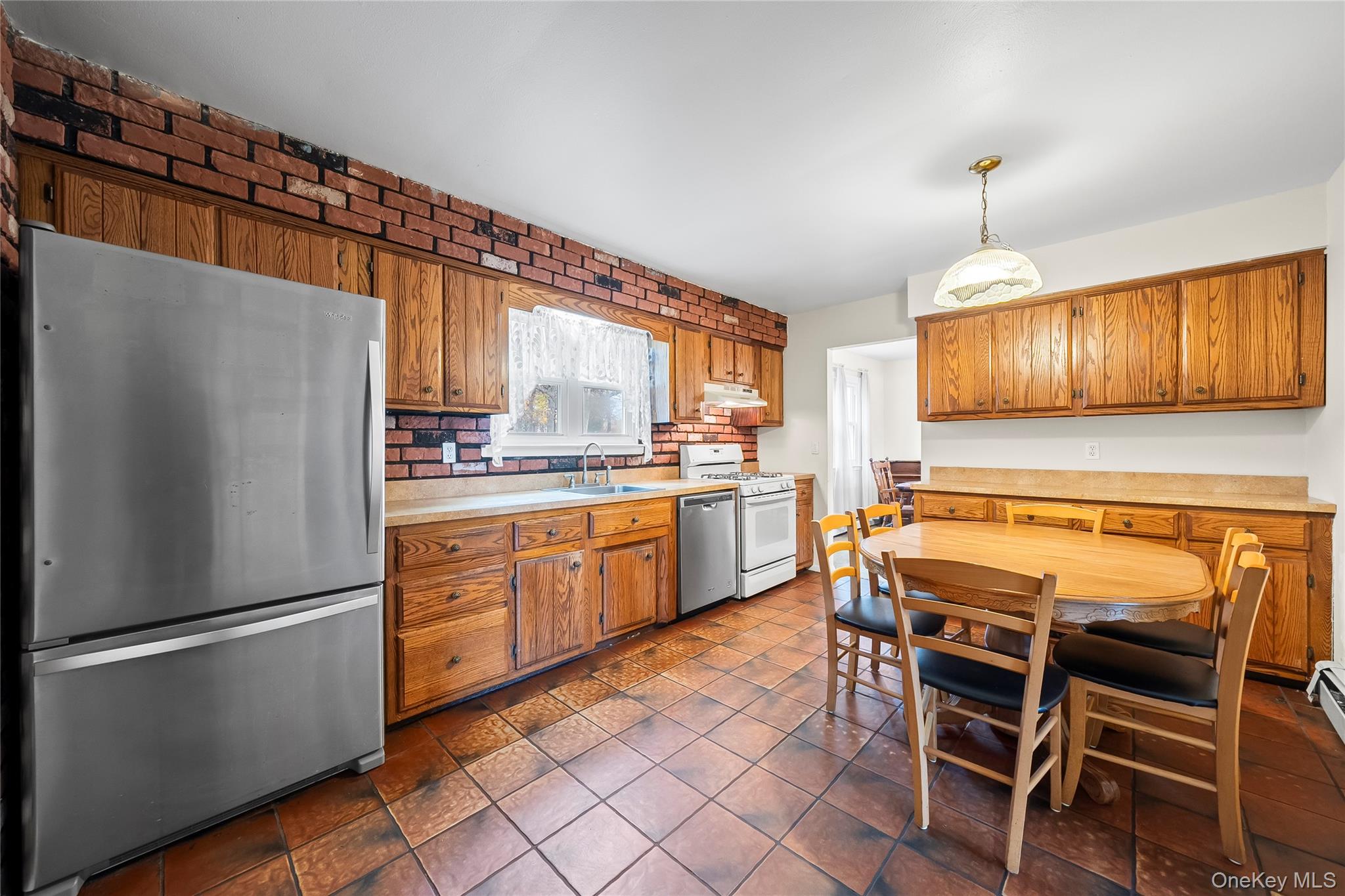 2129 Sycamore Avenue, Ronkonkoma, NY 11779