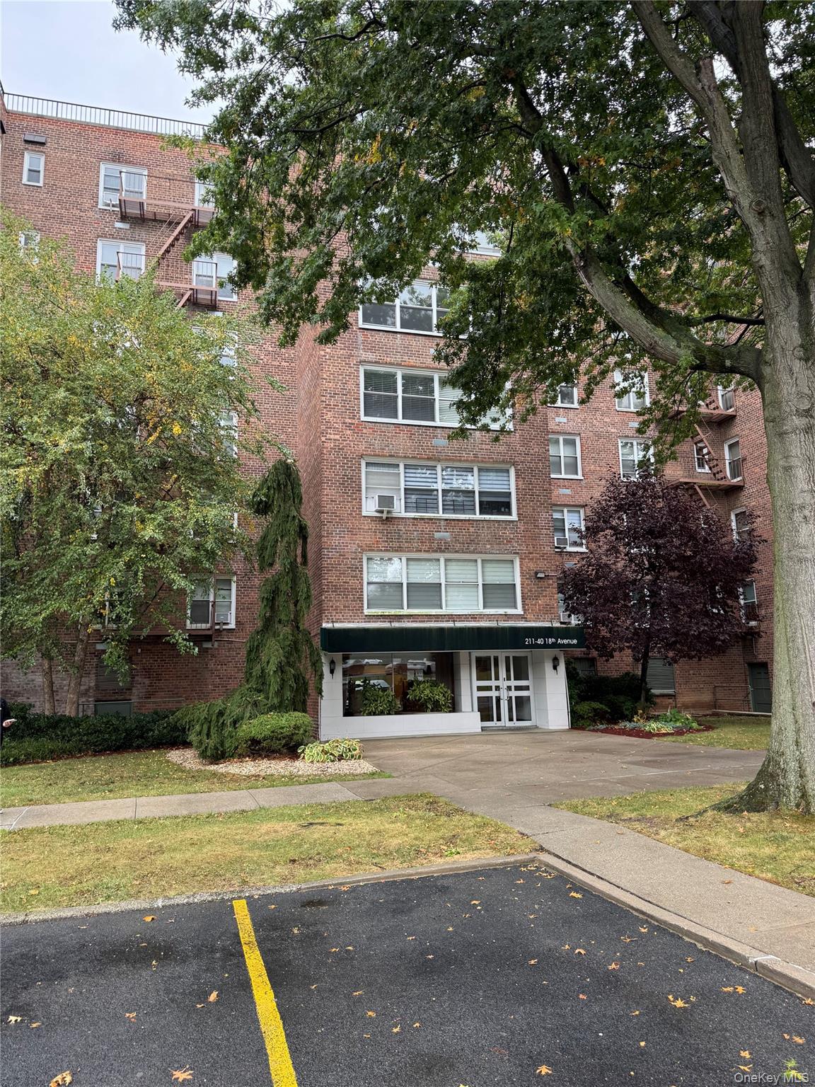 211-40 18th avenue # 4j, Bayside, NY 11360