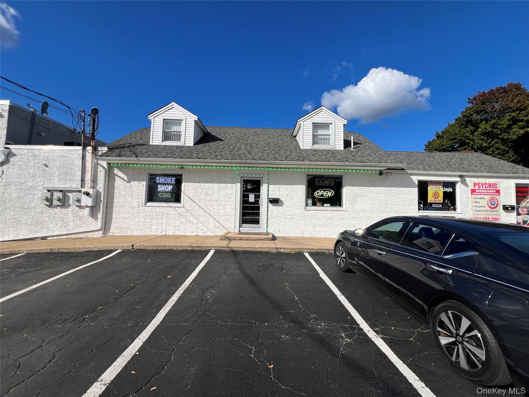 469a E Jericho Turnpike, Huntington Station, NY 11746