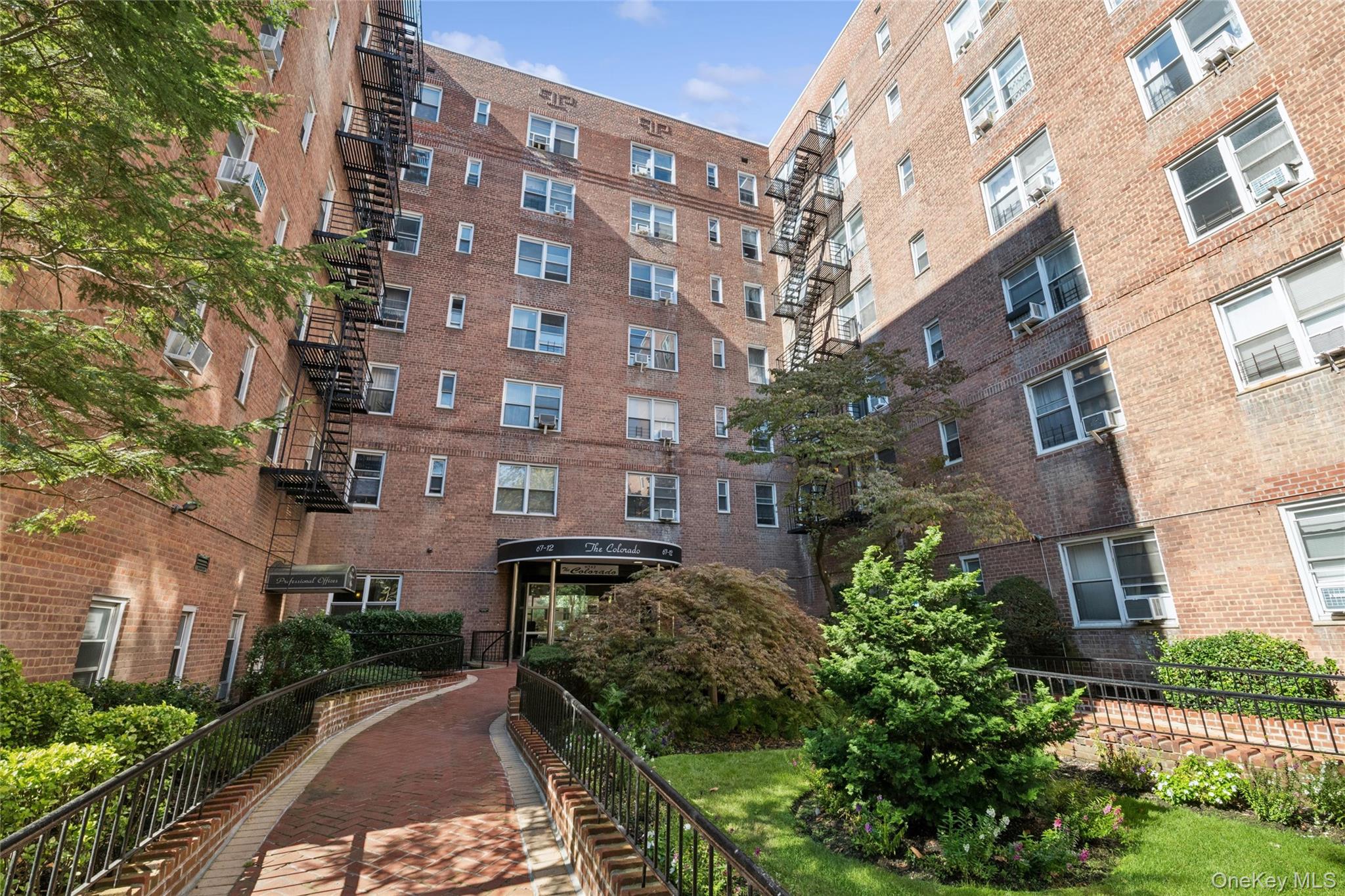 67-12 Yellowstone Boulevard # B16, Forest Hills, NY 11375
