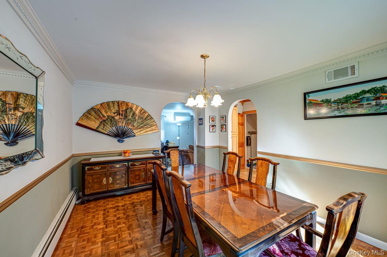 38 High Street, Roslyn Heights, NY 11577