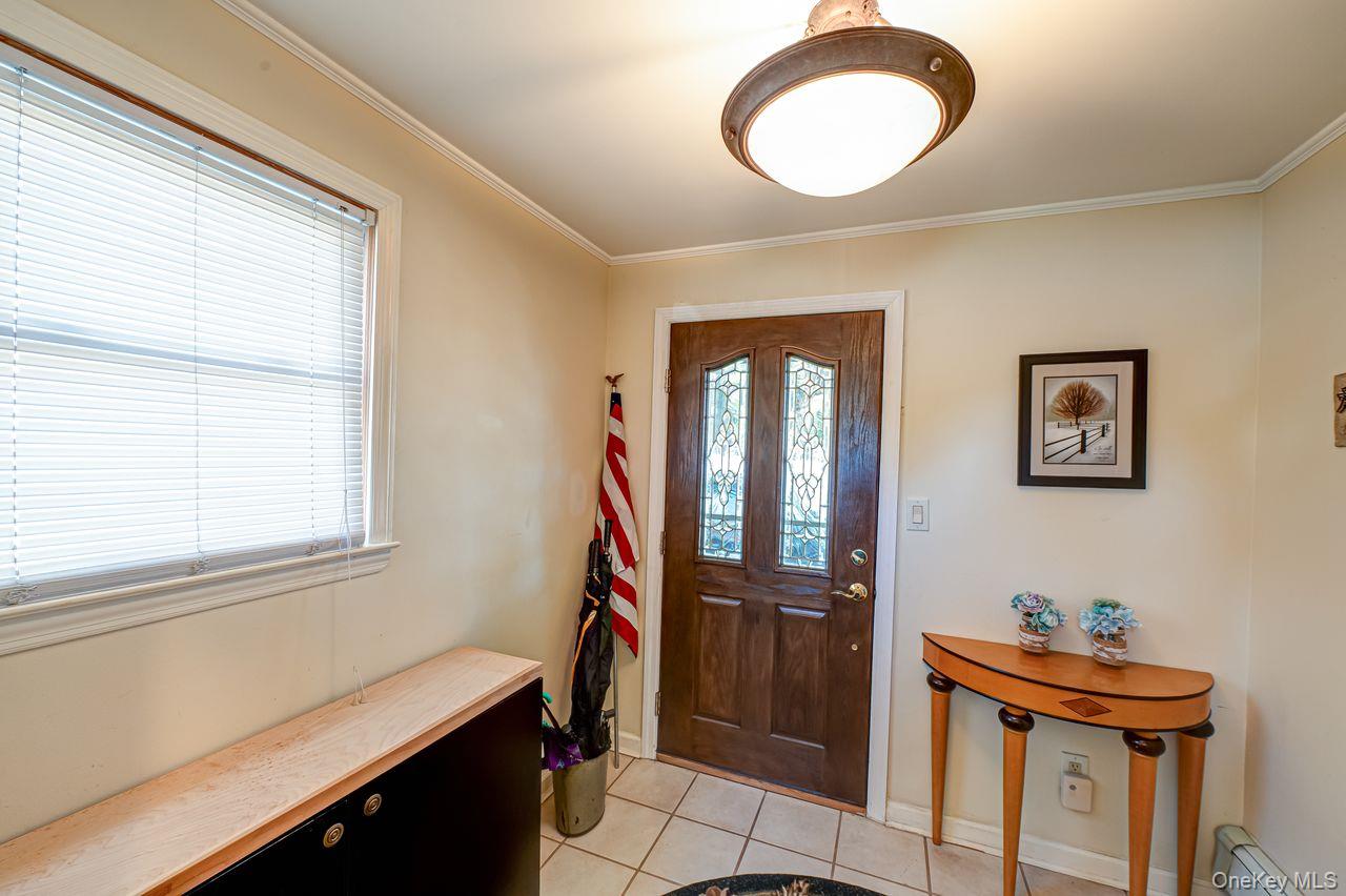 38 High Street, Roslyn Heights, NY 11577