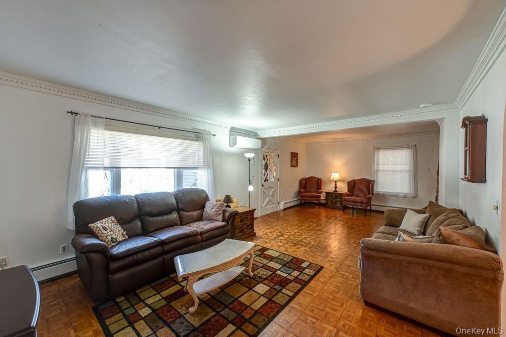 38 High Street, Roslyn Heights, NY 11577