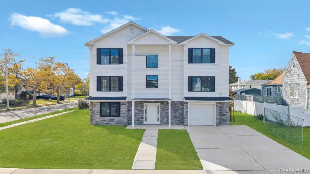 322 Miller Avenue, Freeport, NY 11520