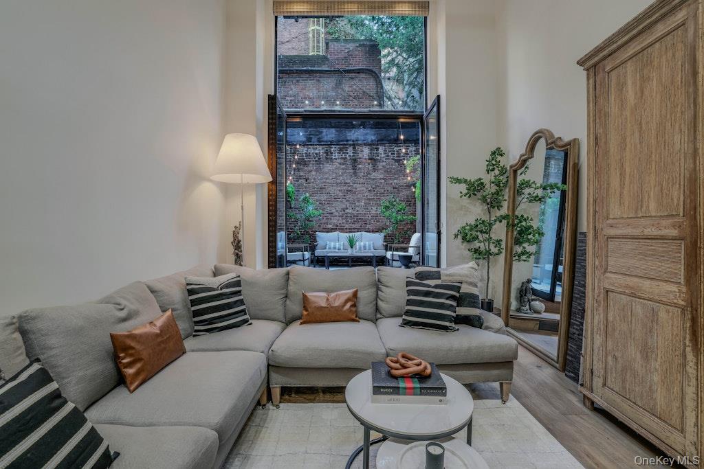 155 W 15th Street # 1E, New York (Manhattan), NY 10011