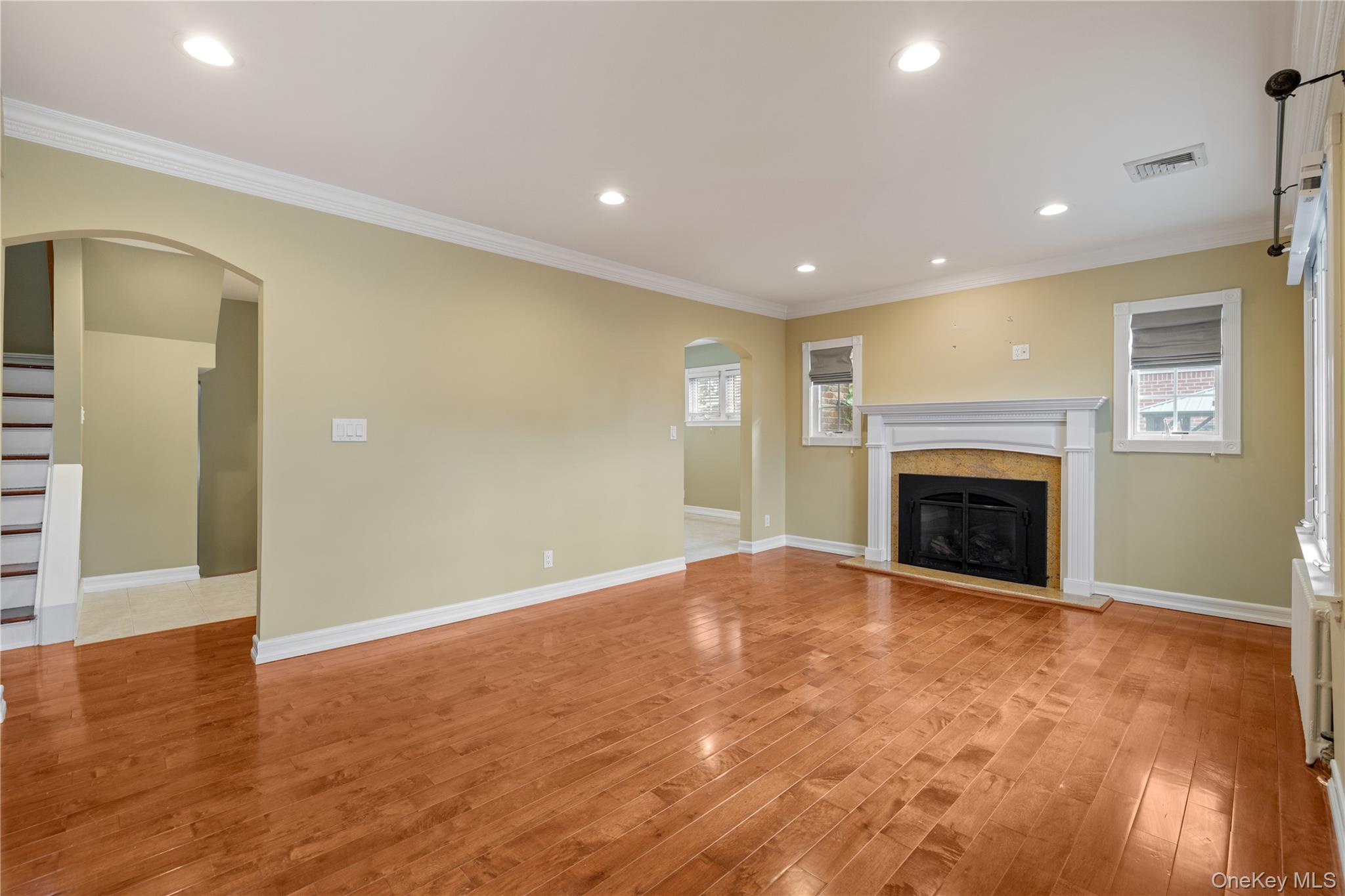 17 Cedar Drive, Farmingdale, NY 11735