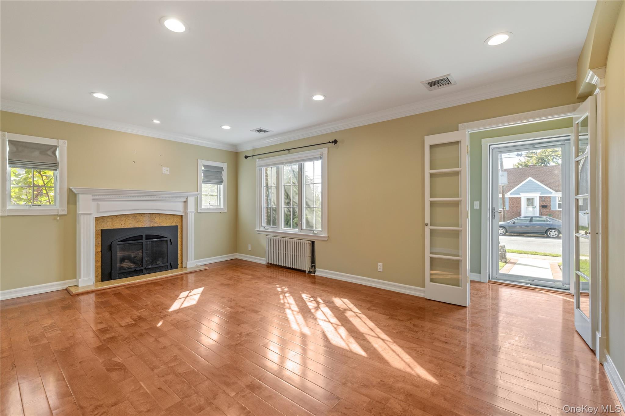 17 Cedar Drive, Farmingdale, NY 11735