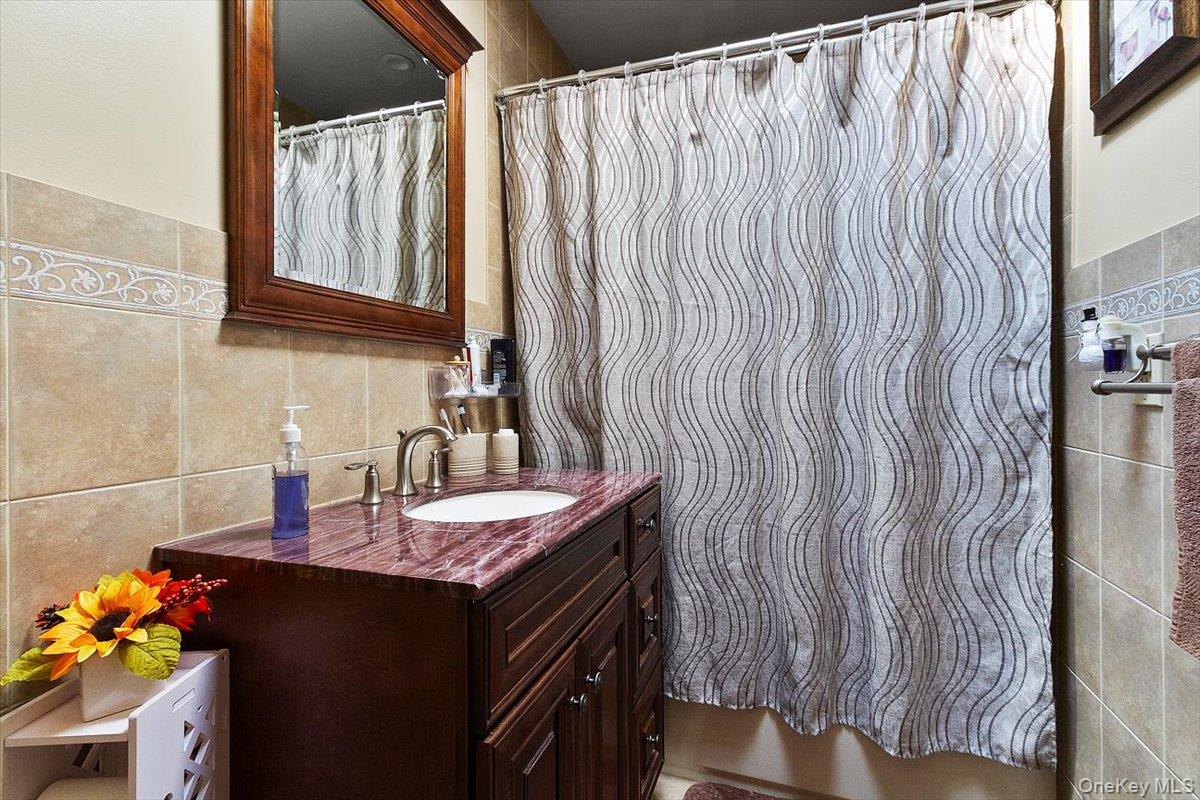 1012 Vincent Avenue, Bronx, NY 10465