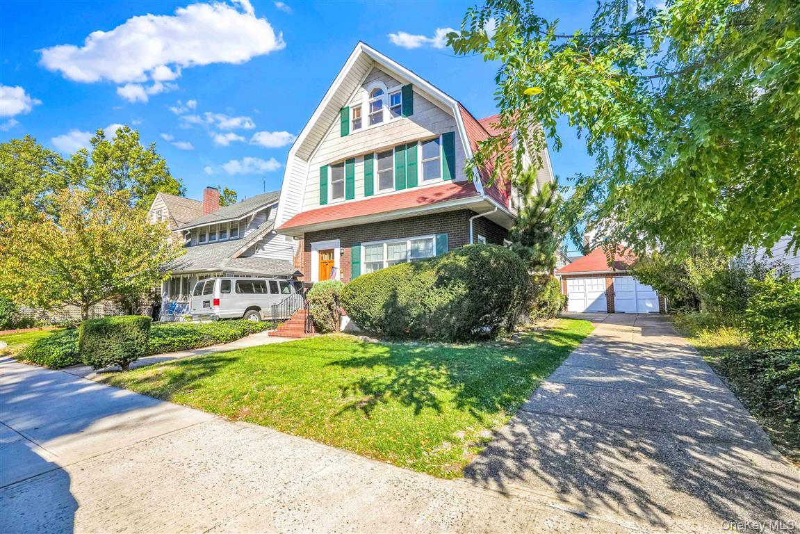 86-09 104th Street, Richmond Hill North, NY 11418