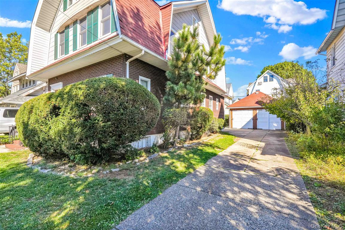 86-09 104th Street, Richmond Hill North, NY 11418