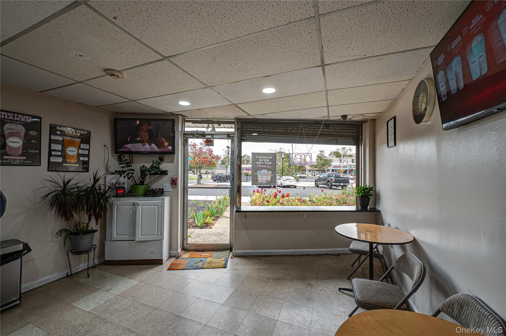 19 Granny Road, Farmingville, NY 11738