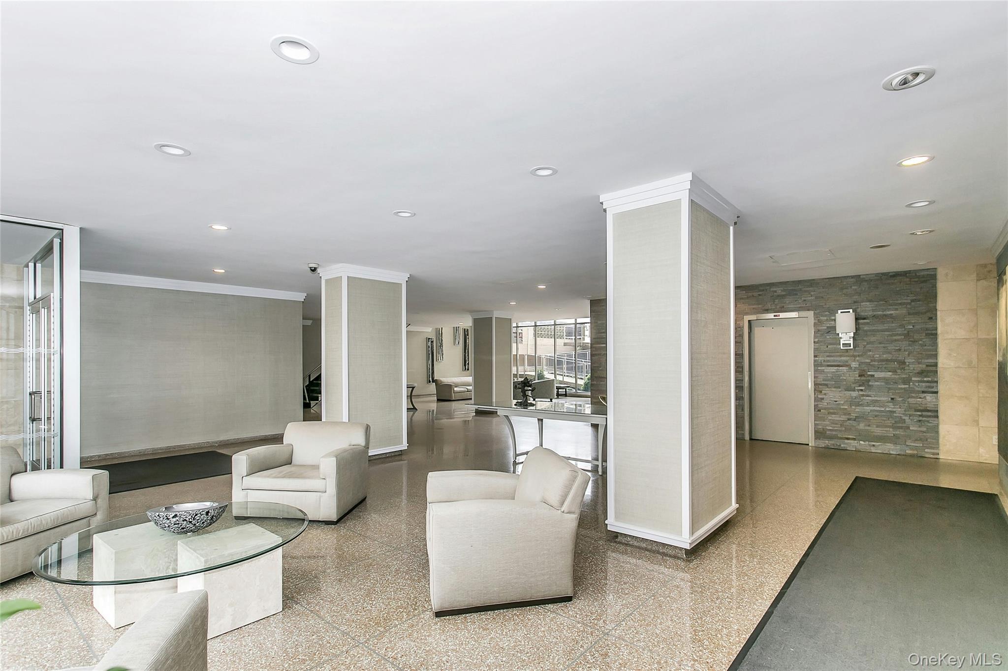 25 Neptune Boulevard # 2E, Long Beach, NY 11561