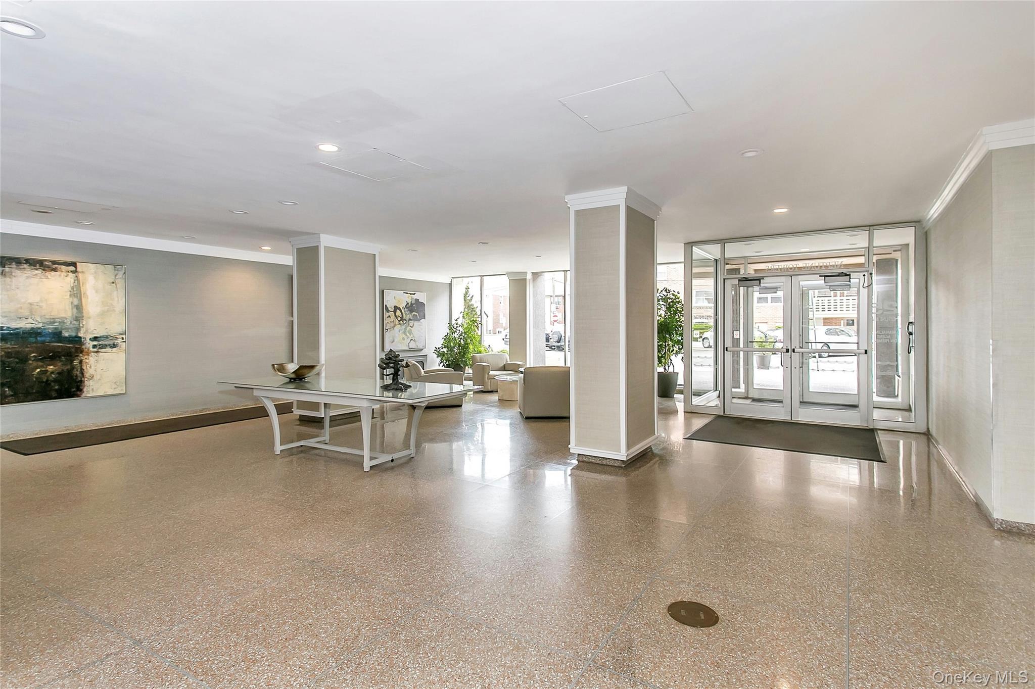 25 Neptune Boulevard # 2E, Long Beach, NY 11561