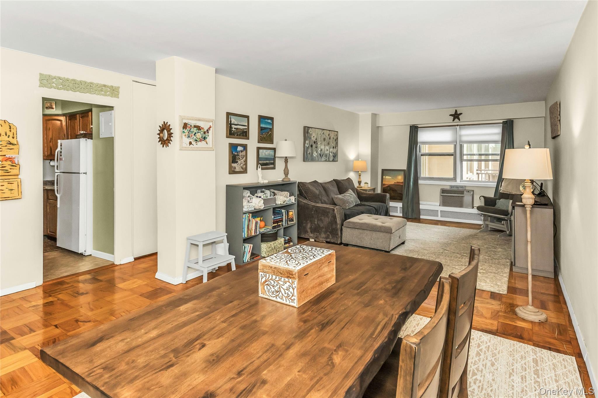 25 Neptune Boulevard # 2E, Long Beach, NY 11561