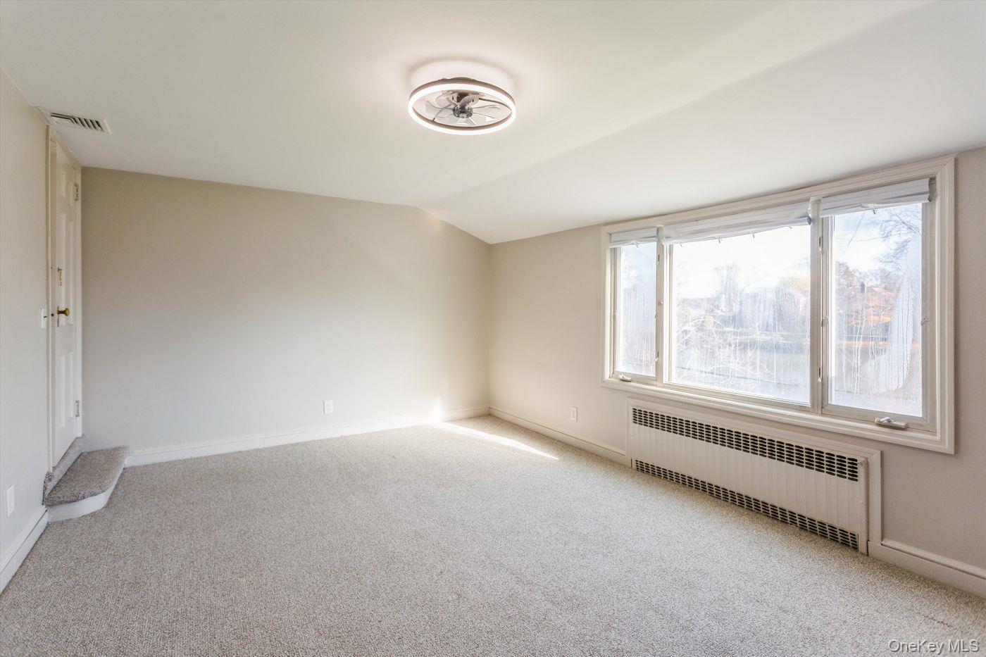 1 S Sutton Place, Lawrence, NY 11559