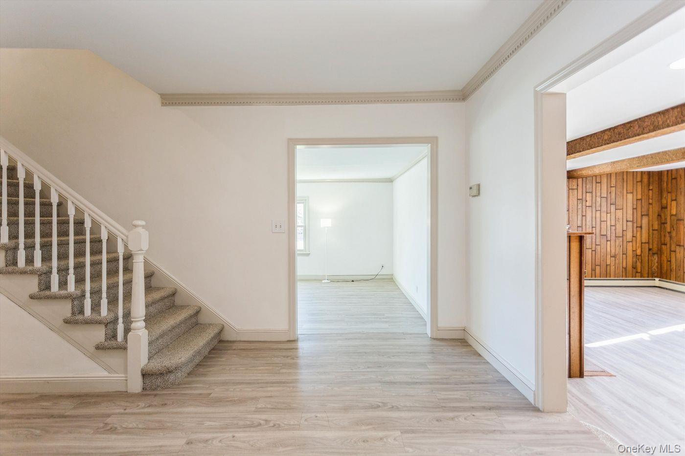 1 S Sutton Place, Lawrence, NY 11559