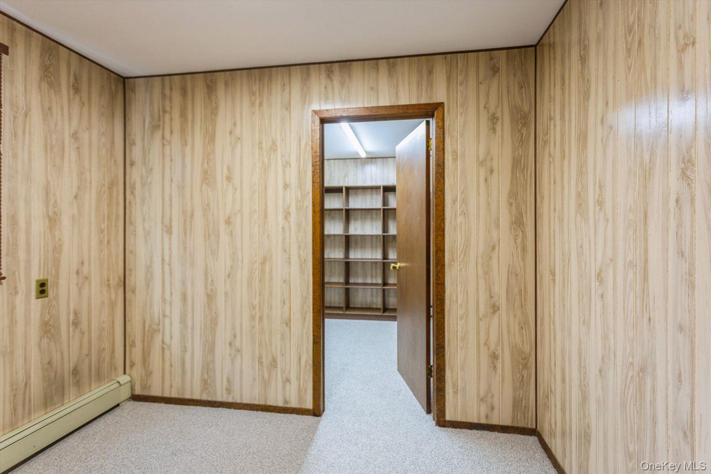 1 S Sutton Place, Lawrence, NY 11559