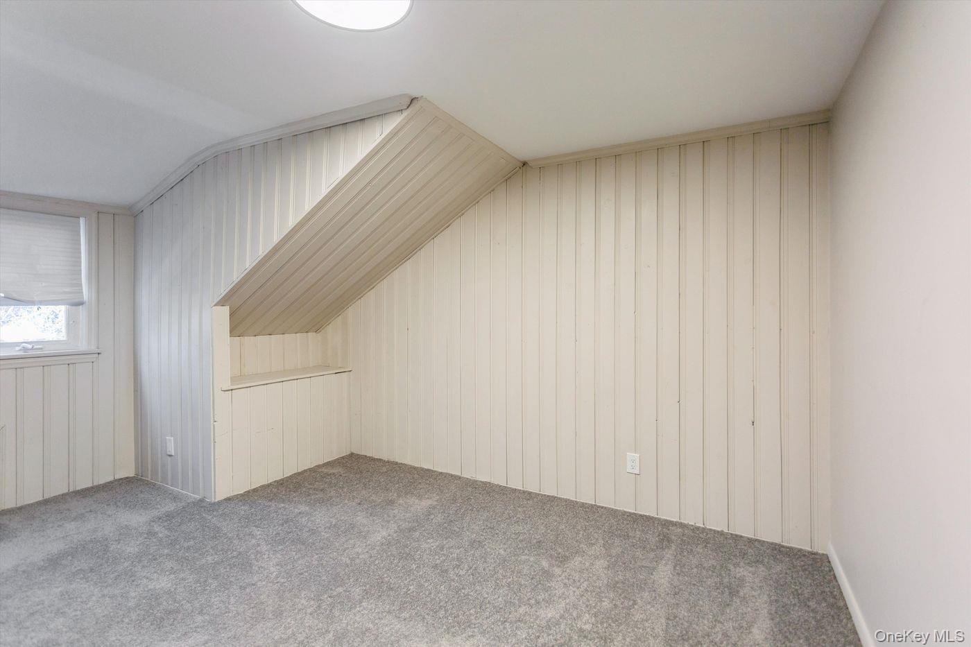 1 S Sutton Place, Lawrence, NY 11559