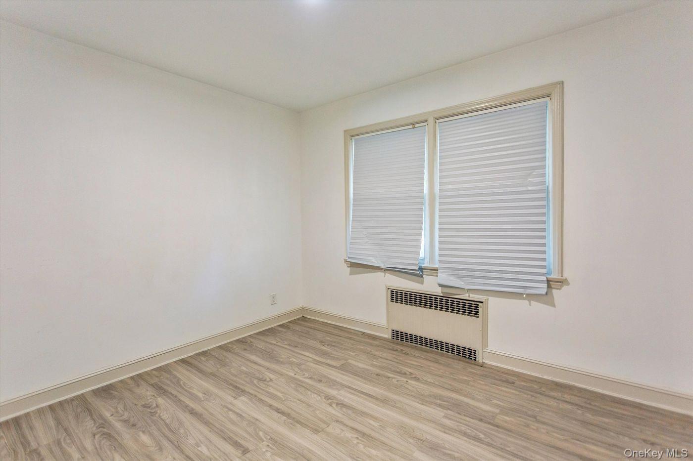 1 S Sutton Place, Lawrence, NY 11559