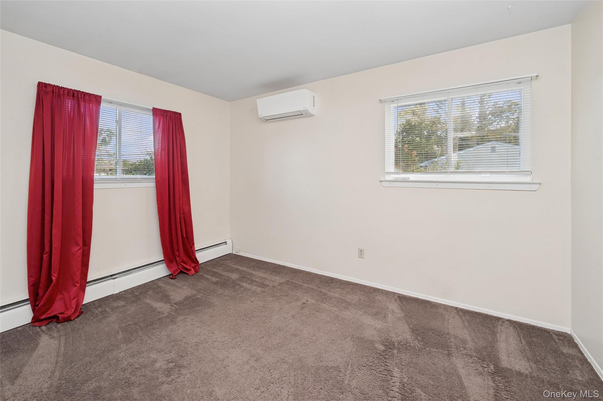 80 Andrew Avenue, Islip Terrace, NY 11752