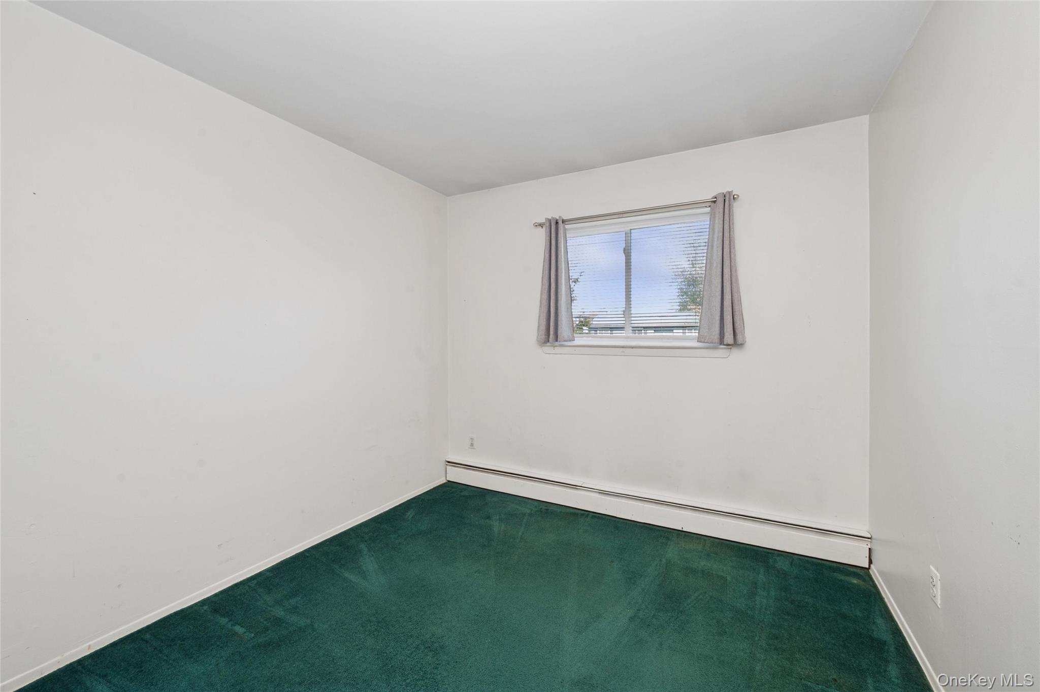 80 Andrew Avenue, Islip Terrace, NY 11752