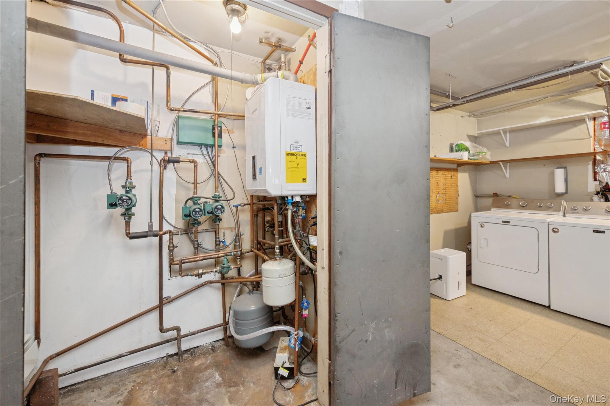 80 Andrew Avenue, Islip Terrace, NY 11752