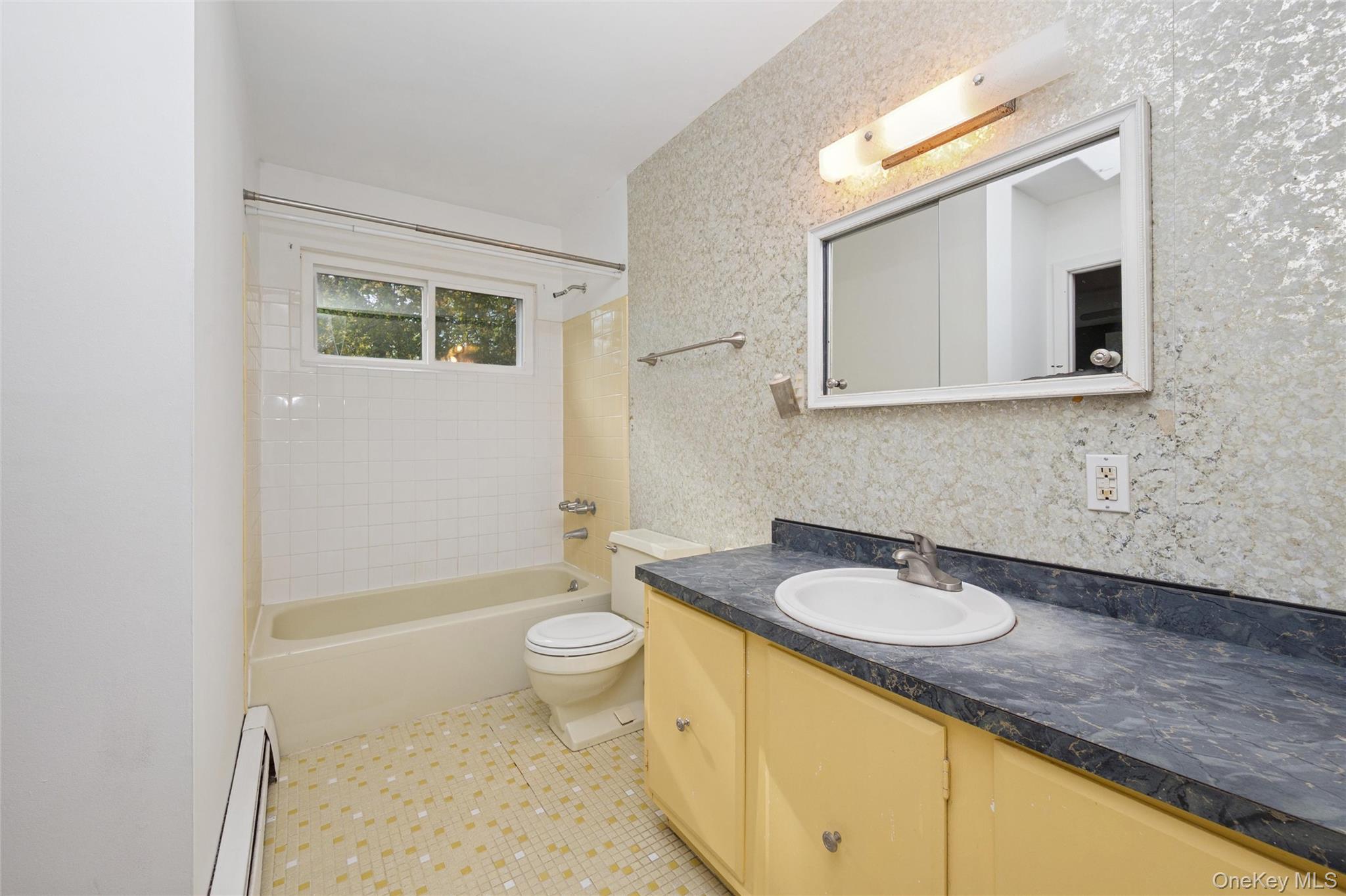 80 Andrew Avenue, Islip Terrace, NY 11752