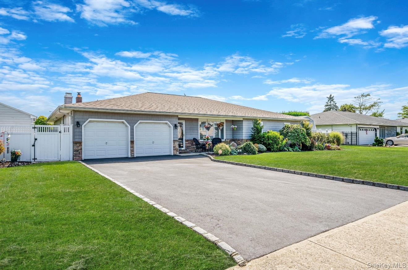 25 Harbor Court, Copiague, NY 11726