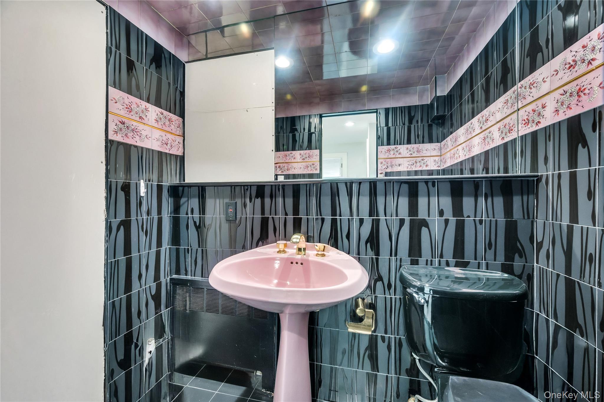 61 Riviera Drive S, Massapequa, NY 11758