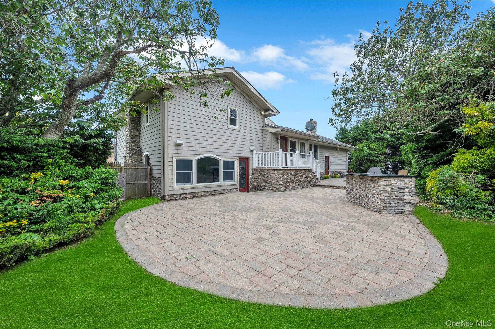 61 Riviera Drive S, Massapequa, NY 11758