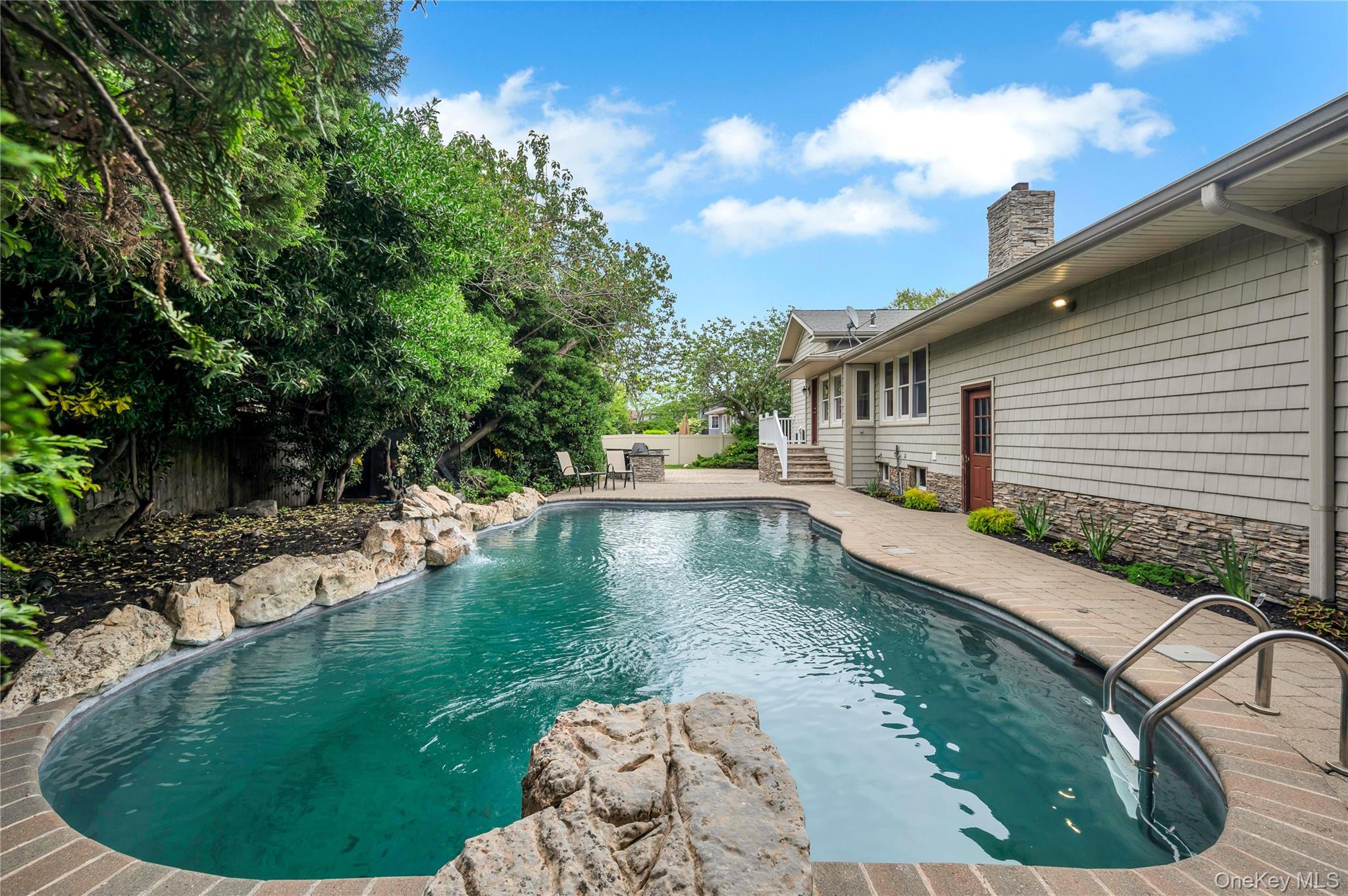 61 Riviera Drive S, Massapequa, NY 11758